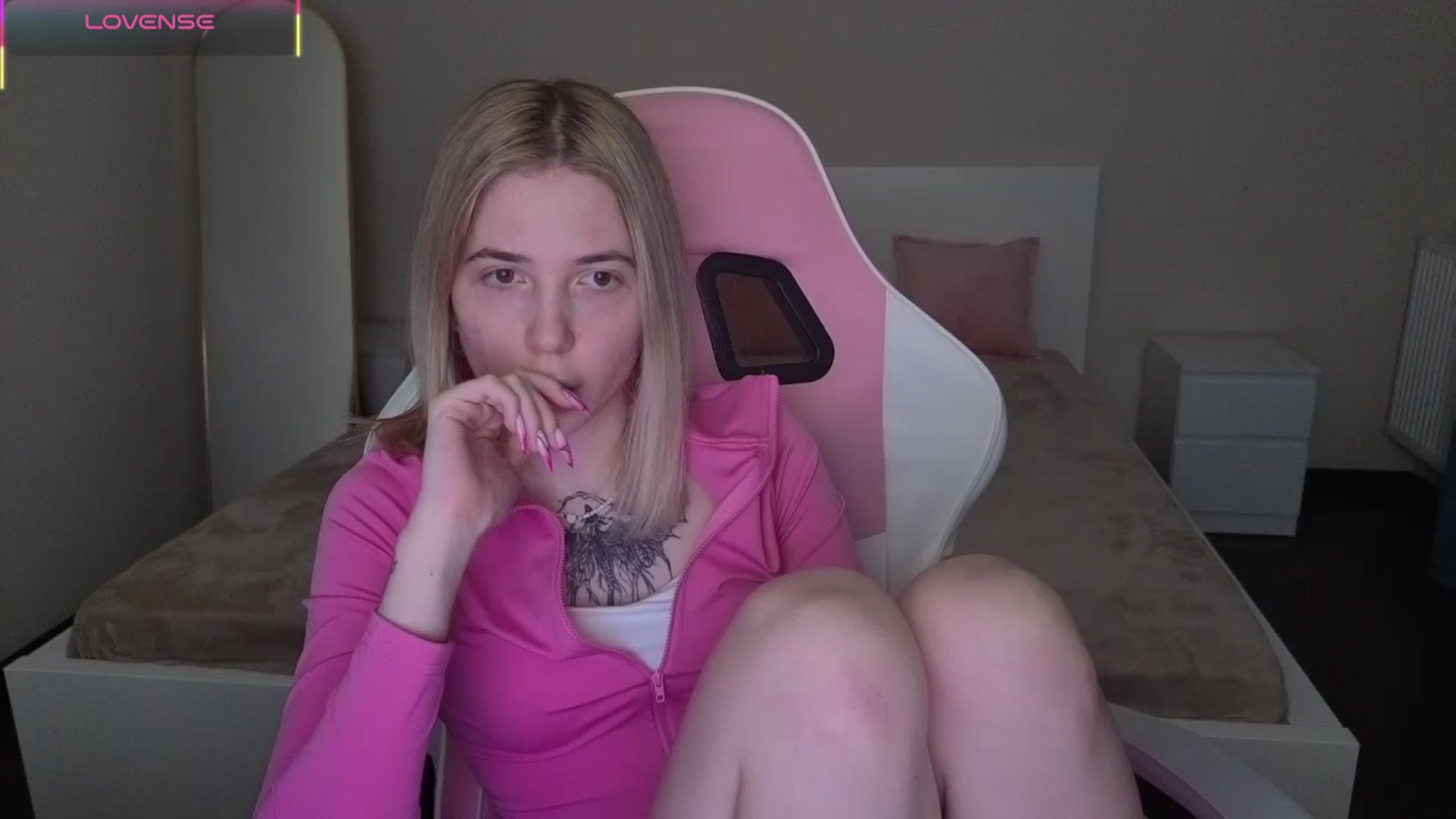 Gallery image thumbnail from Serphelia's myfreecams stream on, 05/03/2026, 19:59 image 13 of 20
