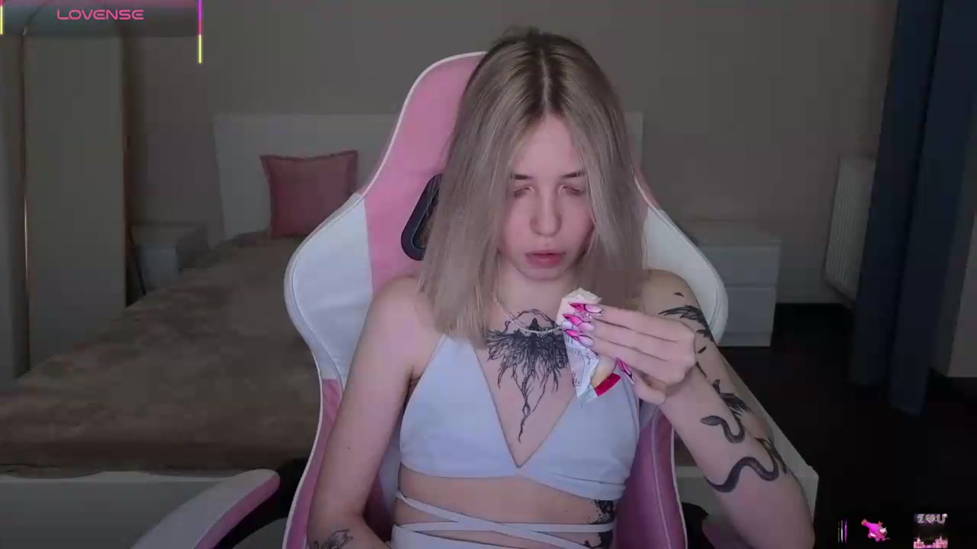 Gallery image thumbnail from Serphelia's myfreecams stream on, 05/12/2026, 22:44 image 10 of 20