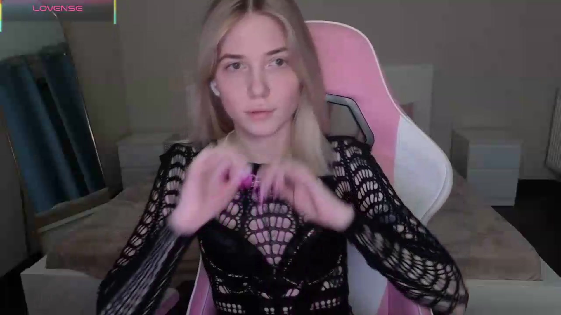 Gallery image thumbnail from Serphelia's myfreecams stream on, 05/14/2026, 21:32 image 6 of 20