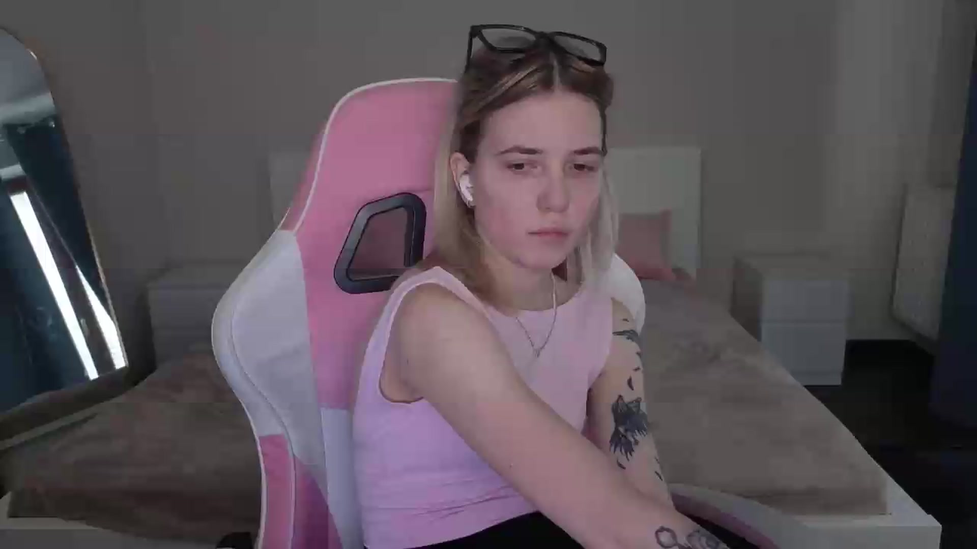 Gallery image thumbnail from Serphelia's myfreecams stream on, 05/15/2026, 17:22 image 12 of 20