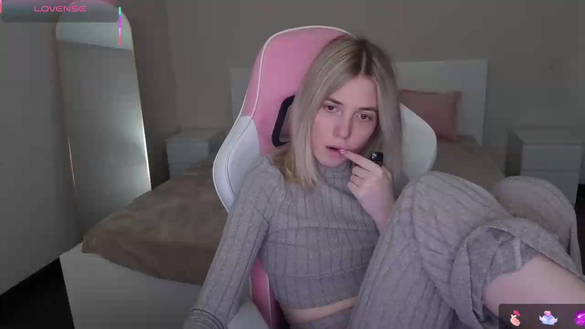 Gallery image thumbnail from Serphelia's myfreecams stream on, 05/18/2026, 17:12 image 11 of 20
