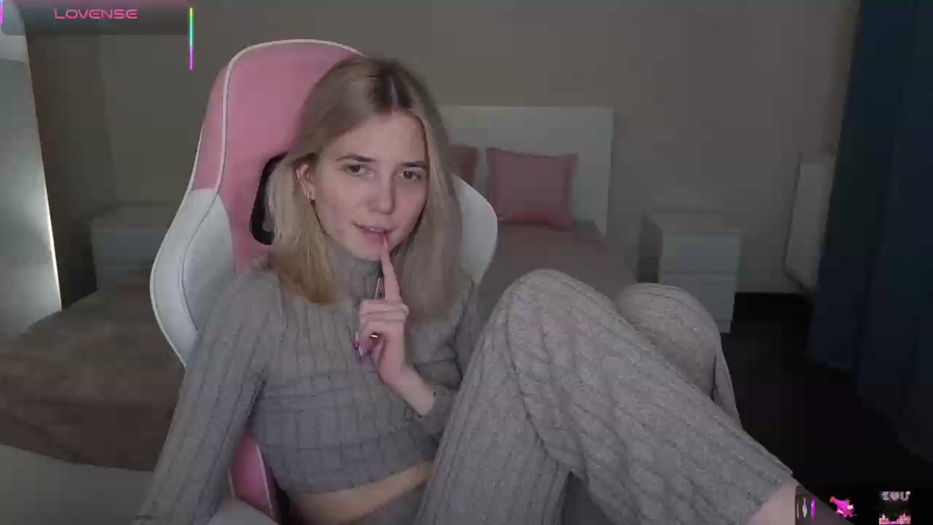 Gallery image thumbnail from Serphelia's myfreecams stream on, 05/18/2026, 17:12 image 16 of 20