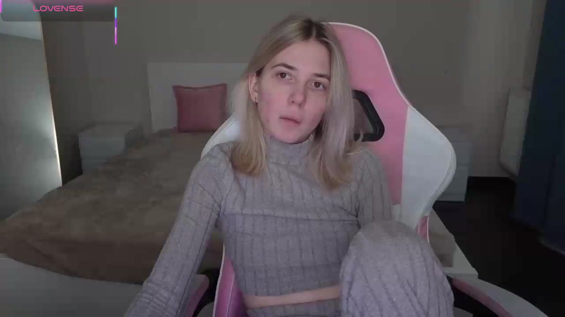 Gallery image thumbnail from Serphelia's myfreecams stream on, 05/18/2026, 17:12 image 3 of 20