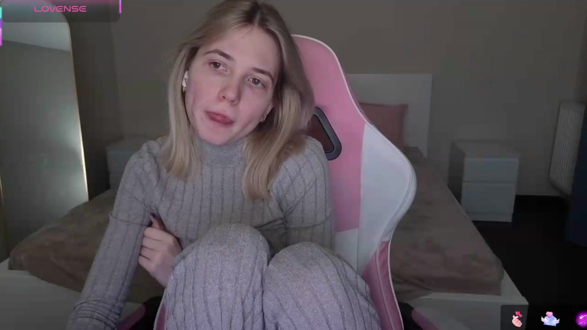 Gallery image thumbnail from Serphelia's myfreecams stream on, 05/18/2026, 21:13 image 6 of 20