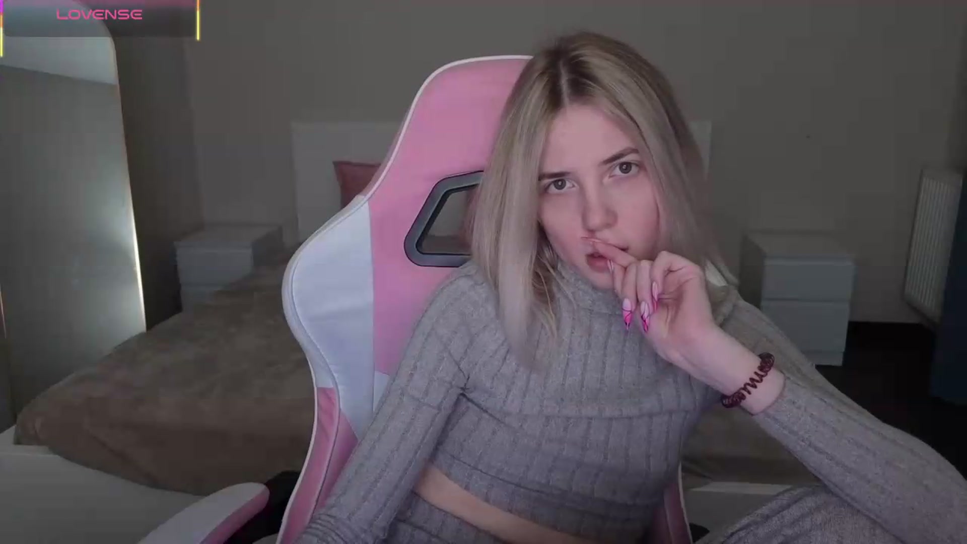 Gallery image thumbnail from Serphelia's myfreecams stream on, 05/18/2026, 21:13 image 10 of 20