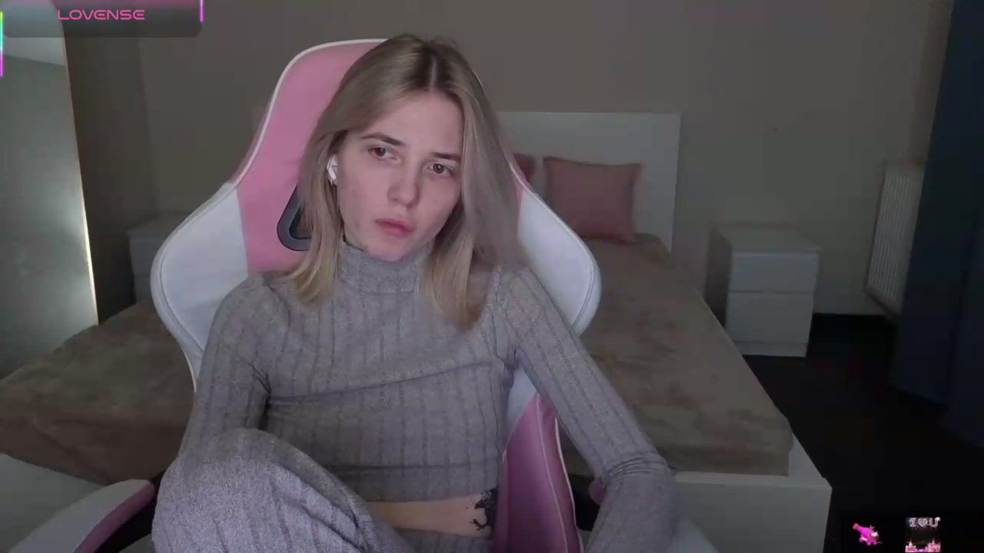 Gallery image thumbnail from Serphelia's myfreecams stream on, 05/18/2026, 21:13 image 2 of 20