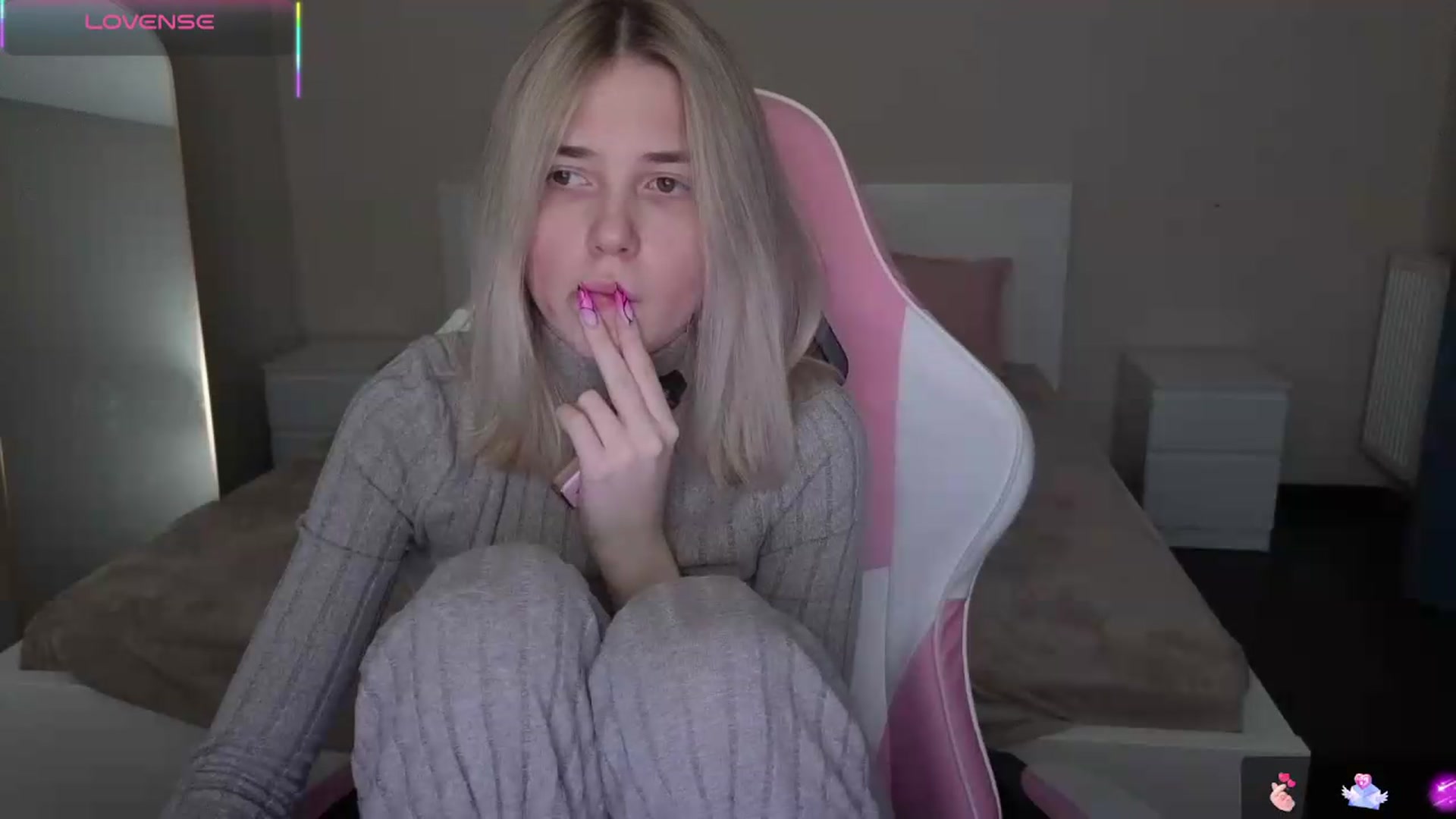 Gallery image thumbnail from Serphelia's myfreecams stream on, 05/18/2026, 21:13 image 7 of 20