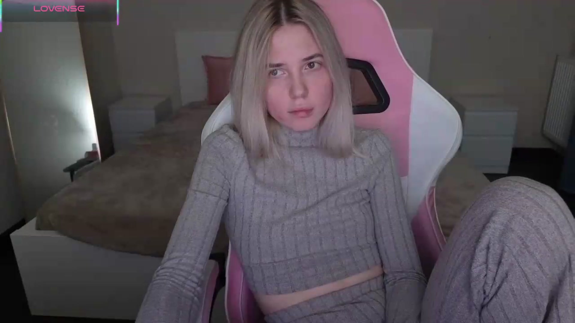 Gallery image thumbnail from Serphelia's myfreecams stream on, 05/19/2026, 24:01 image 14 of 20