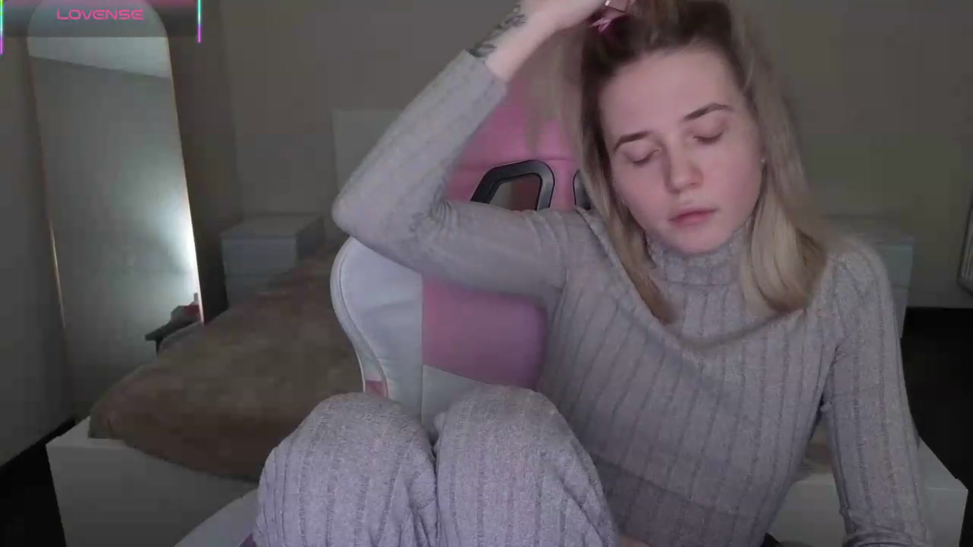 Gallery image thumbnail from Serphelia's myfreecams stream on, 05/19/2026, 24:01 image 2 of 20