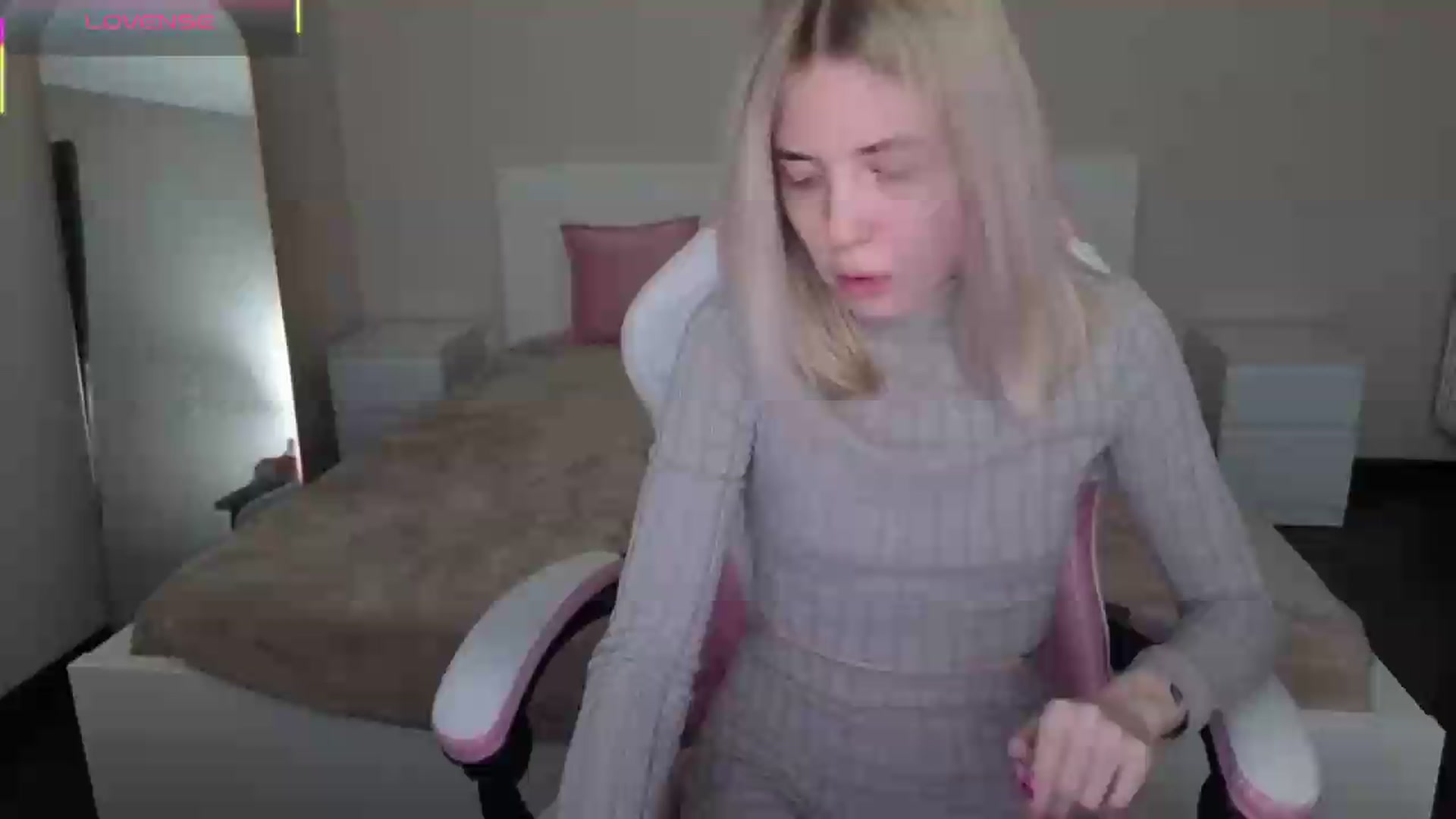 Gallery image thumbnail from Serphelia's myfreecams stream on, 05/19/2026, 24:01 image 1 of 20
