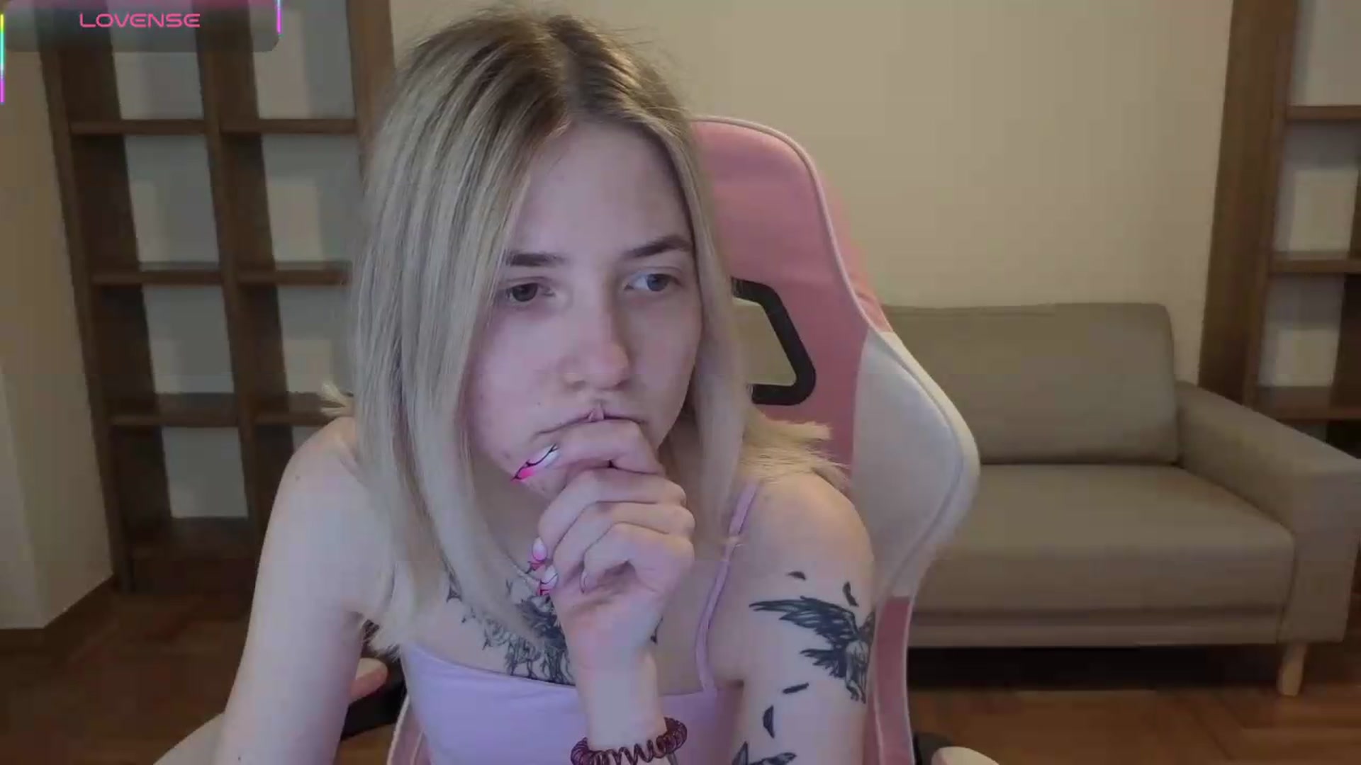 Gallery image thumbnail from Serphelia's myfreecams stream on, 05/19/2026, 18:44 image 10 of 20