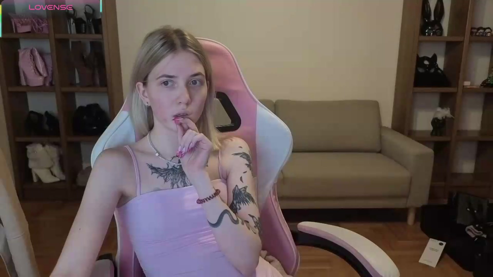 Gallery image thumbnail from Serphelia's myfreecams stream on, 05/19/2026, 22:33 image 15 of 20