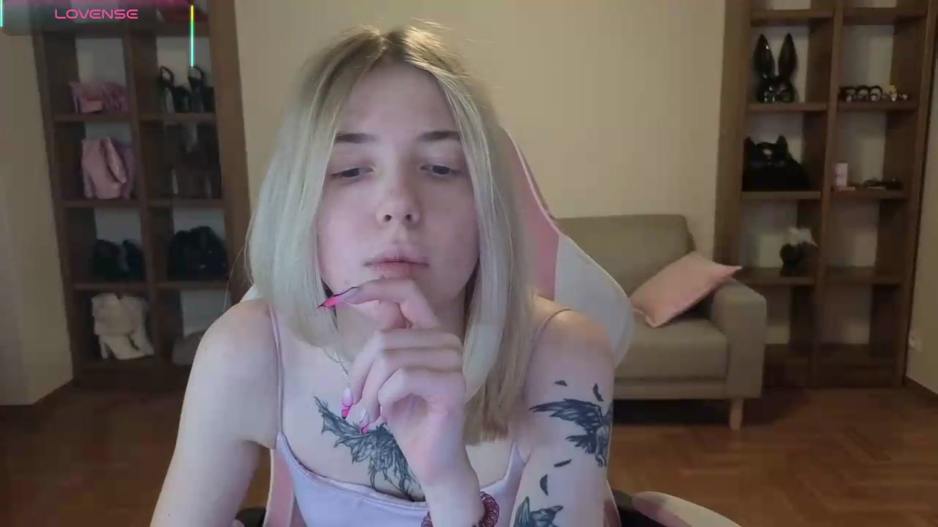 Gallery image thumbnail from Serphelia's myfreecams stream on, 05/21/2026, 18:18 image 10 of 20
