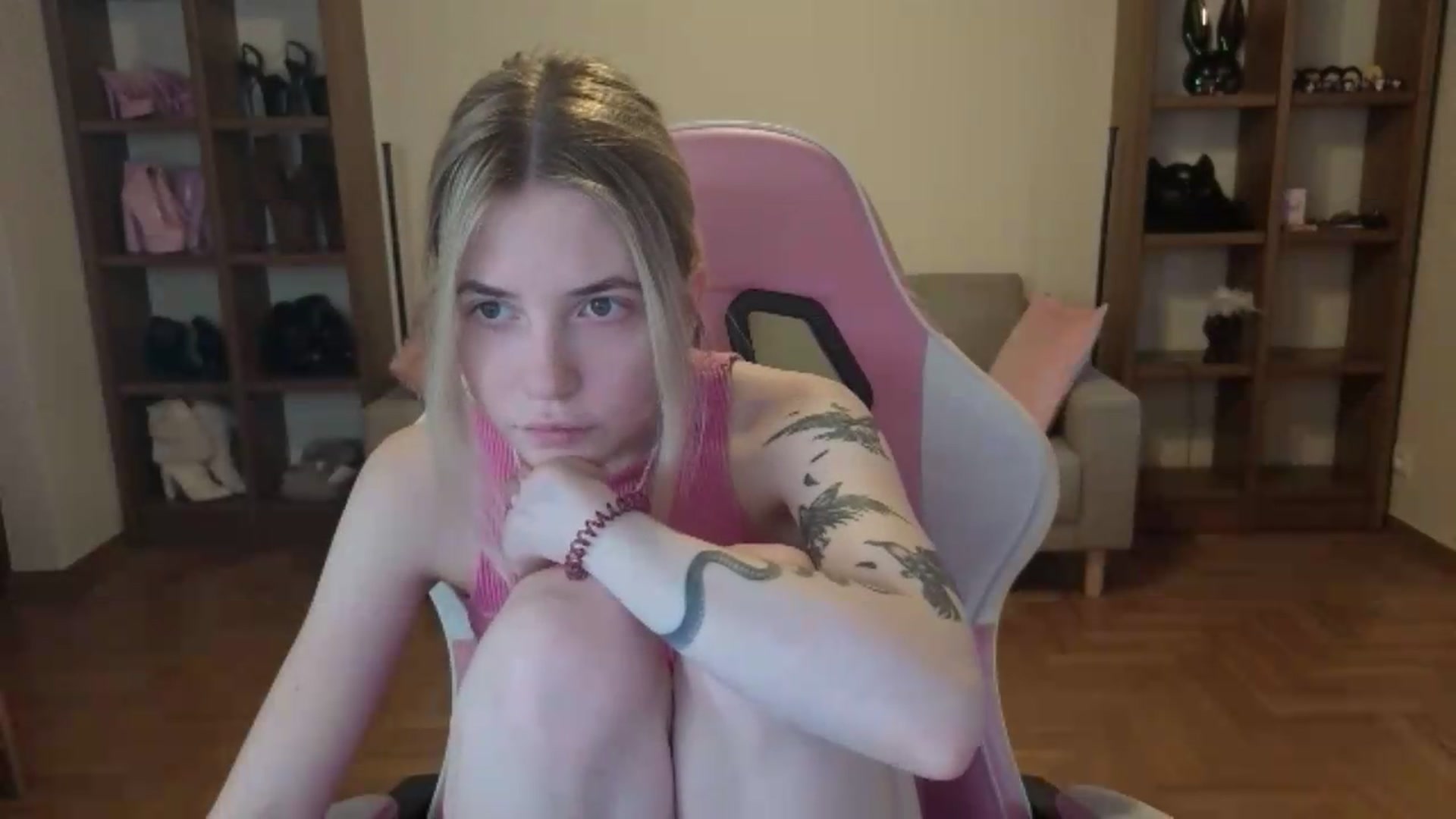 Gallery image thumbnail from Serphelia's myfreecams stream on, 05/25/2026, 18:16 image 19 of 20