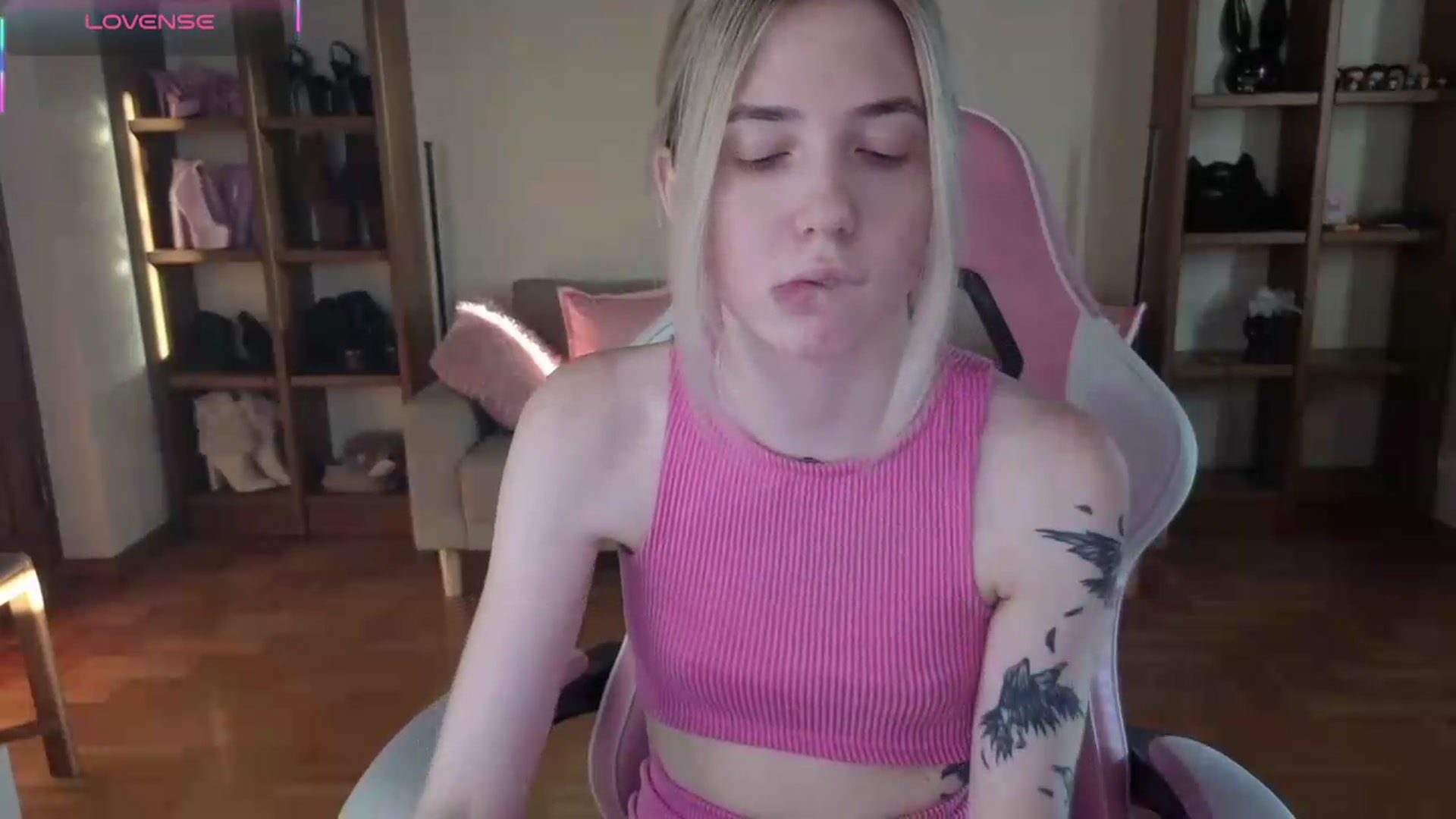 Gallery image thumbnail from Serphelia's myfreecams stream on, 05/25/2026, 18:16 image 4 of 20