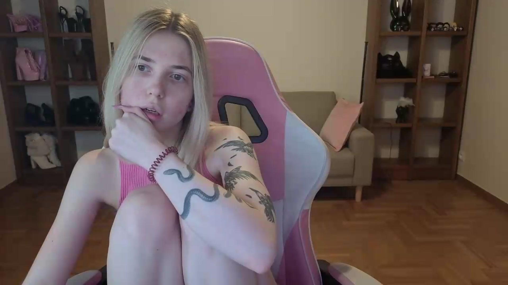 Gallery image thumbnail from Serphelia's myfreecams stream on, 05/25/2026, 20:29 image 17 of 20