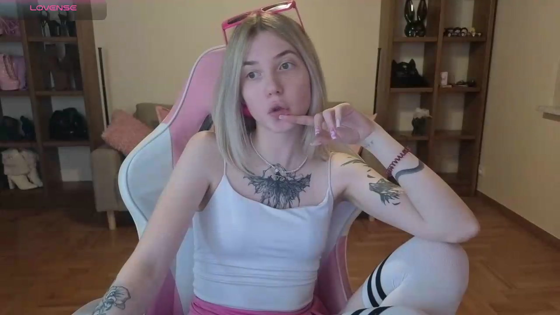 Gallery image thumbnail from Serphelia's myfreecams stream on, 05/26/2026, 20:48 image 17 of 20
