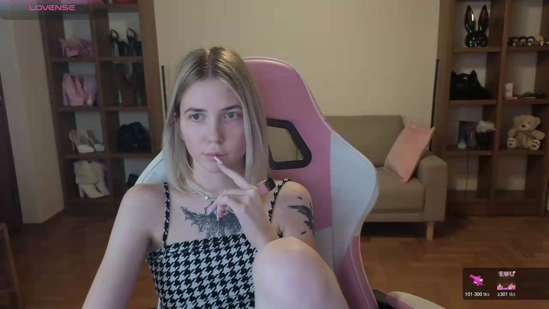 Gallery image thumbnail from Serphelia's myfreecams stream on, 05/27/2026, 19:55 image 18 of 20