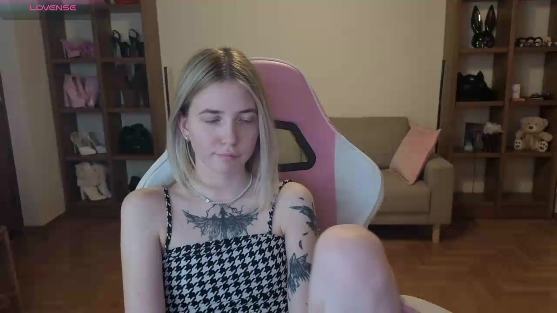 Gallery image thumbnail from Serphelia's myfreecams stream on, 05/27/2026, 19:55 image 15 of 20