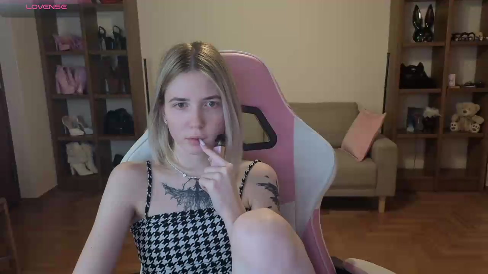 Gallery image thumbnail from Serphelia's myfreecams stream on, 05/27/2026, 19:55 image 17 of 20