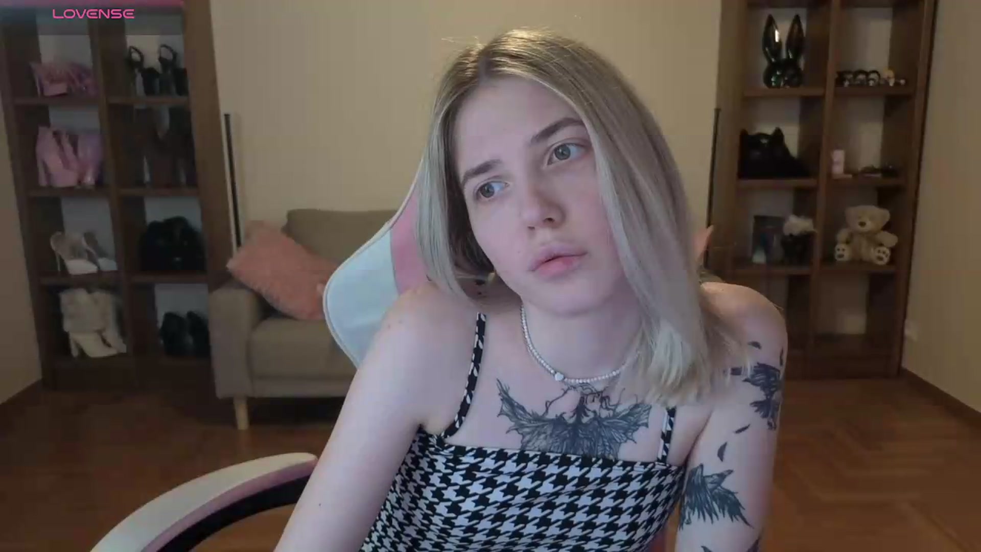 Gallery image thumbnail from Serphelia's myfreecams stream on, 05/27/2026, 20:08 image 4 of 20