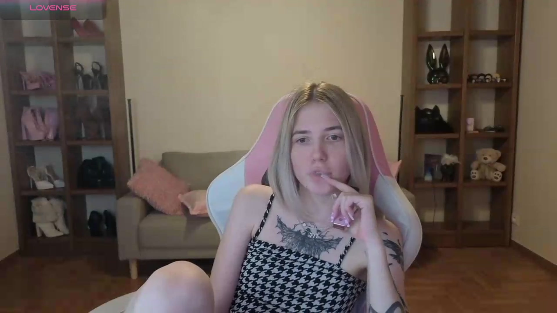 Gallery image thumbnail from Serphelia's myfreecams stream on, 05/27/2026, 20:08 image 7 of 20