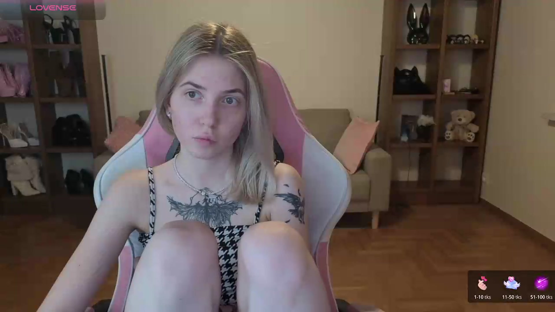 Gallery image thumbnail from Serphelia's myfreecams stream on, 05/27/2026, 21:06 image 18 of 20