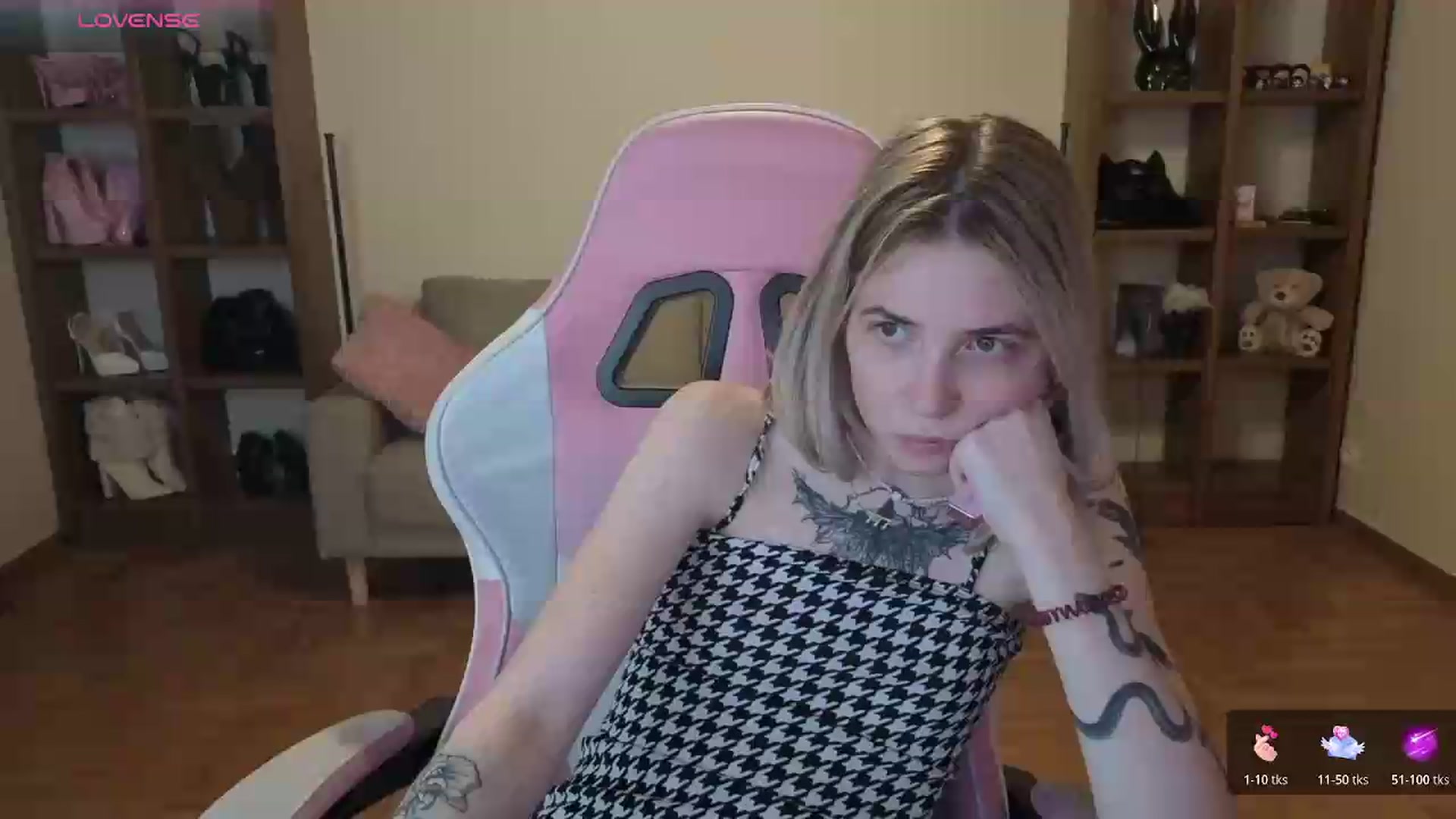 Gallery image thumbnail from Serphelia's myfreecams stream on, 05/28/2026, 24:06 image 17 of 20