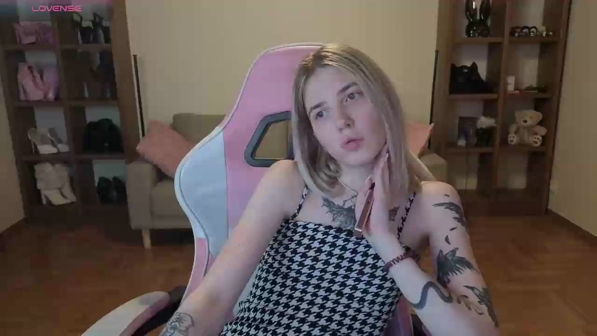 Gallery image thumbnail from Serphelia's myfreecams stream on, 05/28/2026, 24:06 image 18 of 20