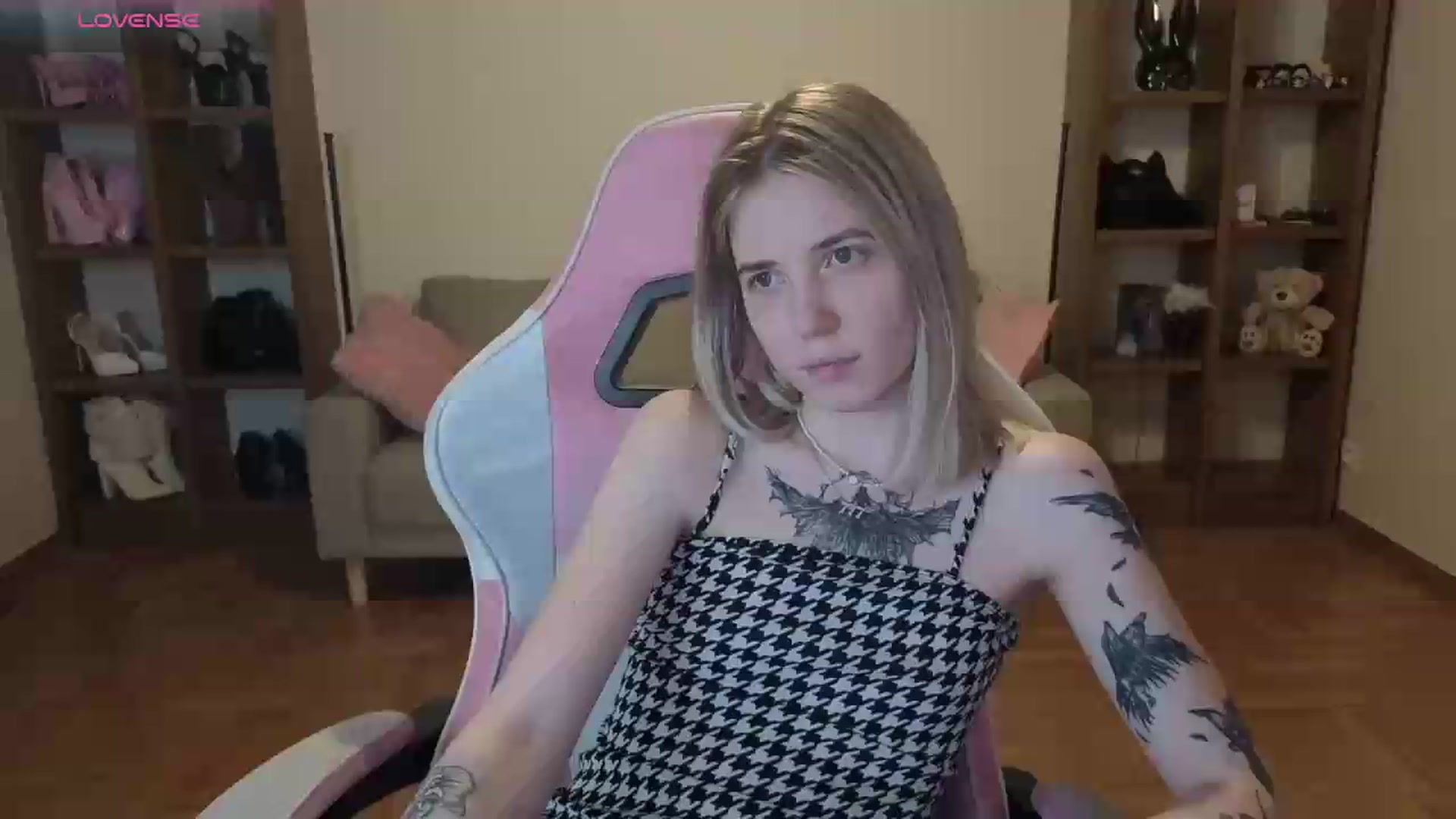 Gallery image thumbnail from Serphelia's myfreecams stream on, 05/28/2026, 24:06 image 15 of 20