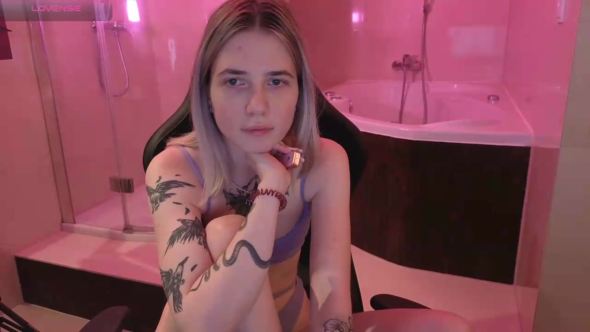 Gallery image thumbnail from Serphelia's myfreecams stream on, 05/29/2026, 18:54 image 3 of 20