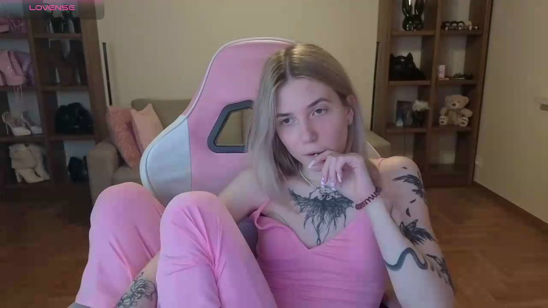 Gallery image thumbnail from Serphelia's myfreecams stream on, 05/30/2026, 21:09 image 15 of 20