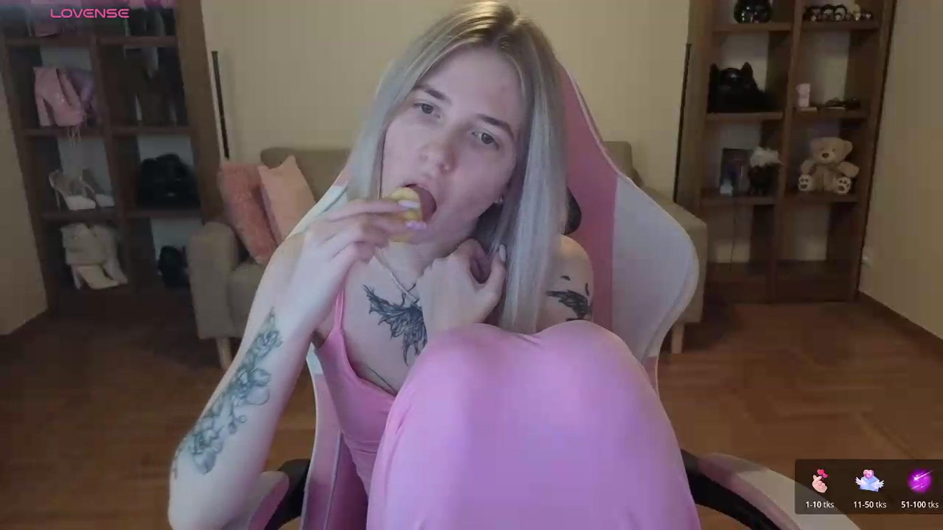 Gallery image thumbnail from Serphelia's myfreecams stream on, 05/30/2026, 21:09 image 2 of 20
