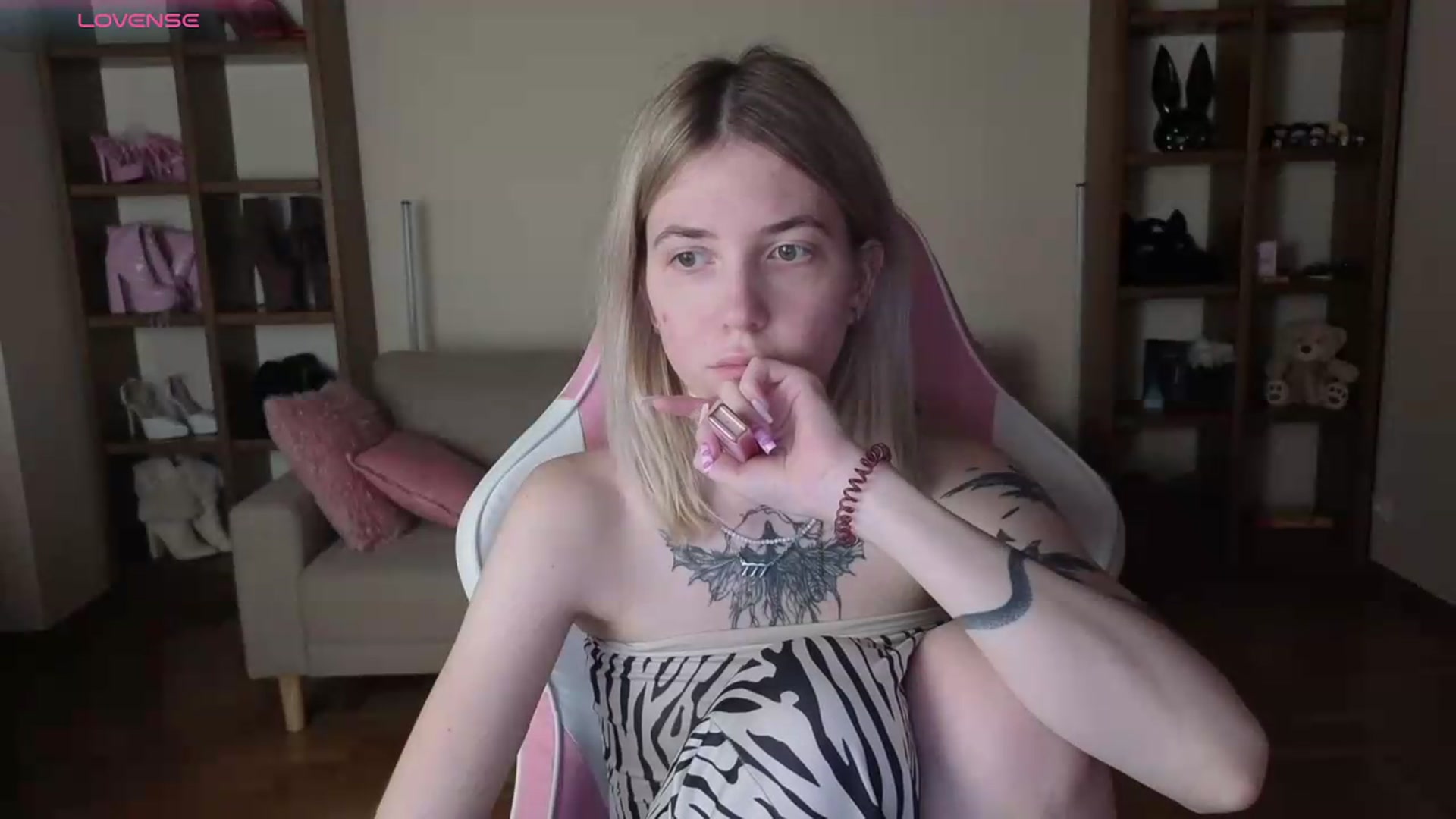 Gallery image thumbnail from Serphelia's myfreecams stream on, 06/09/2026, 19:52 image 2 of 20