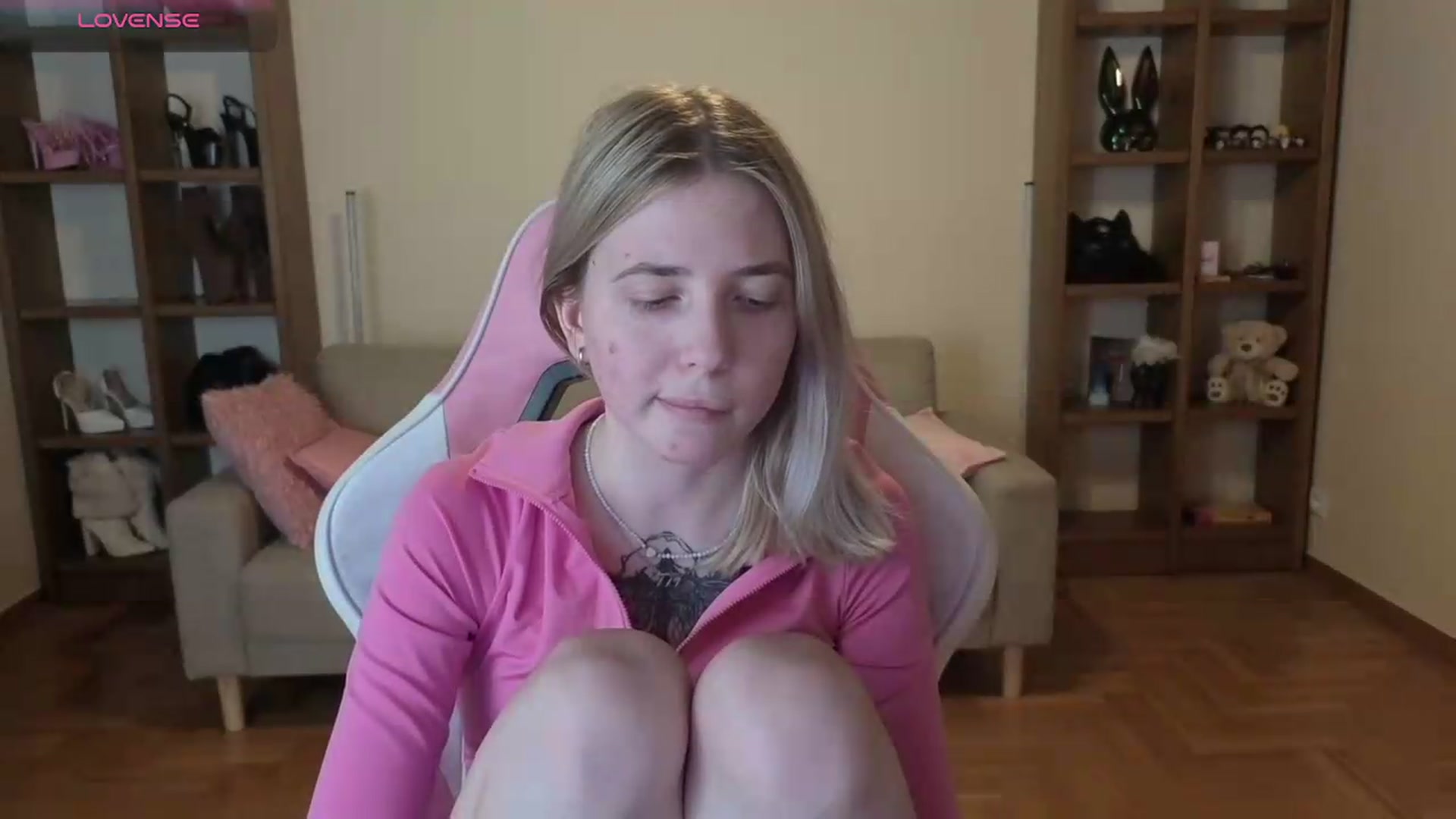 Gallery image thumbnail from Serphelia's myfreecams stream on, 06/10/2026, 18:19 image 17 of 20