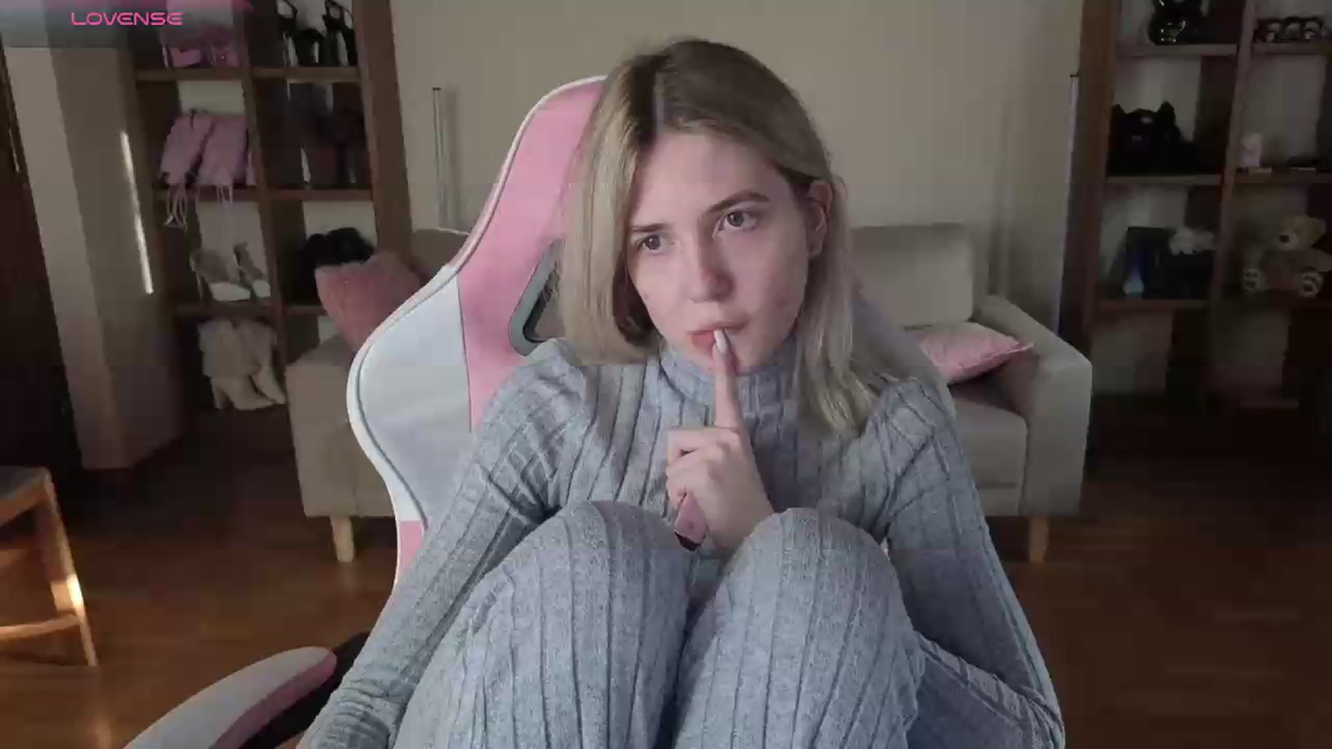 Gallery image thumbnail from Serphelia's myfreecams stream on, 06/11/2026, 19:50 image 1 of 20