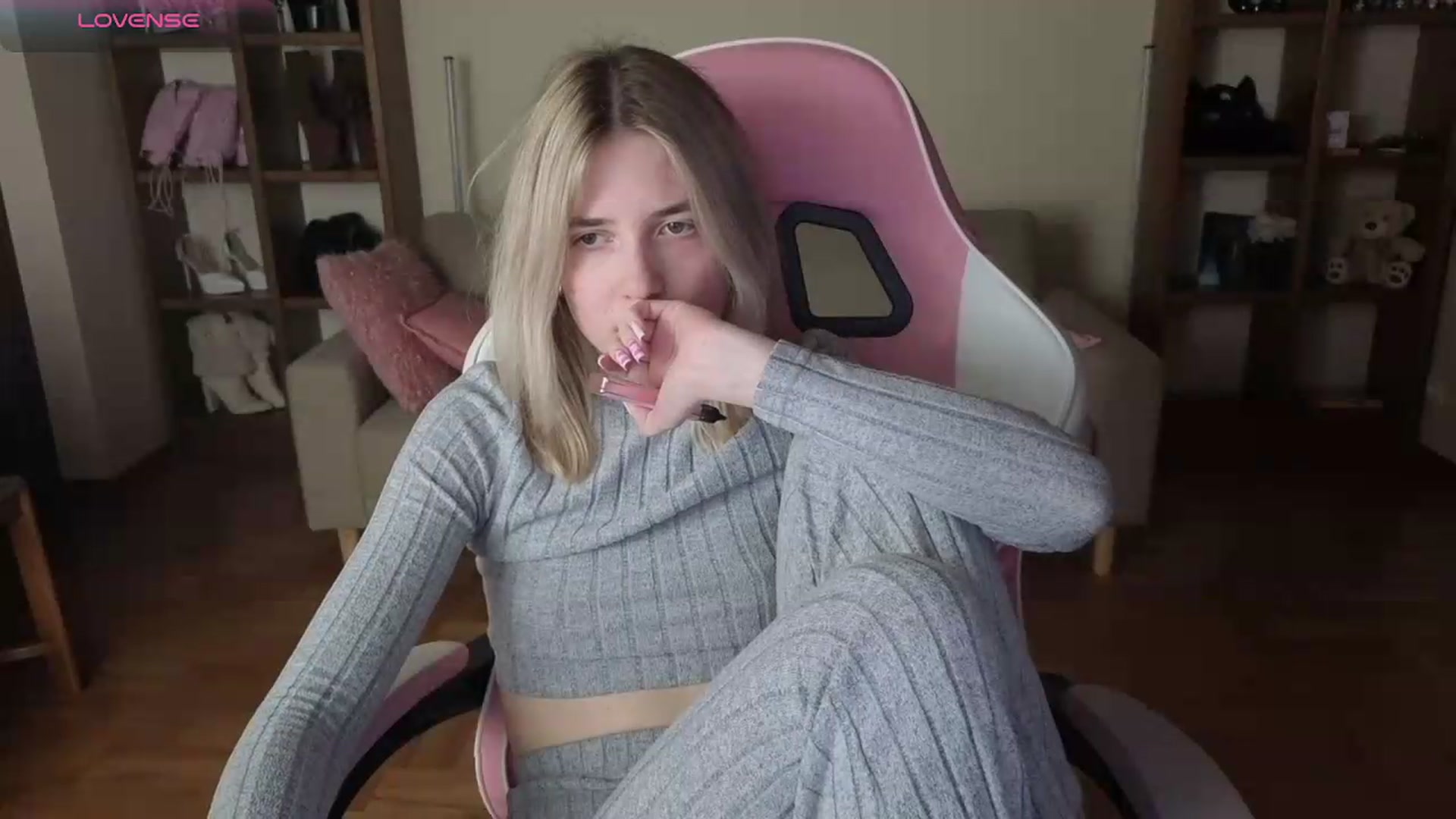 Gallery image thumbnail from Serphelia's myfreecams stream on, 06/11/2026, 19:50 image 17 of 20