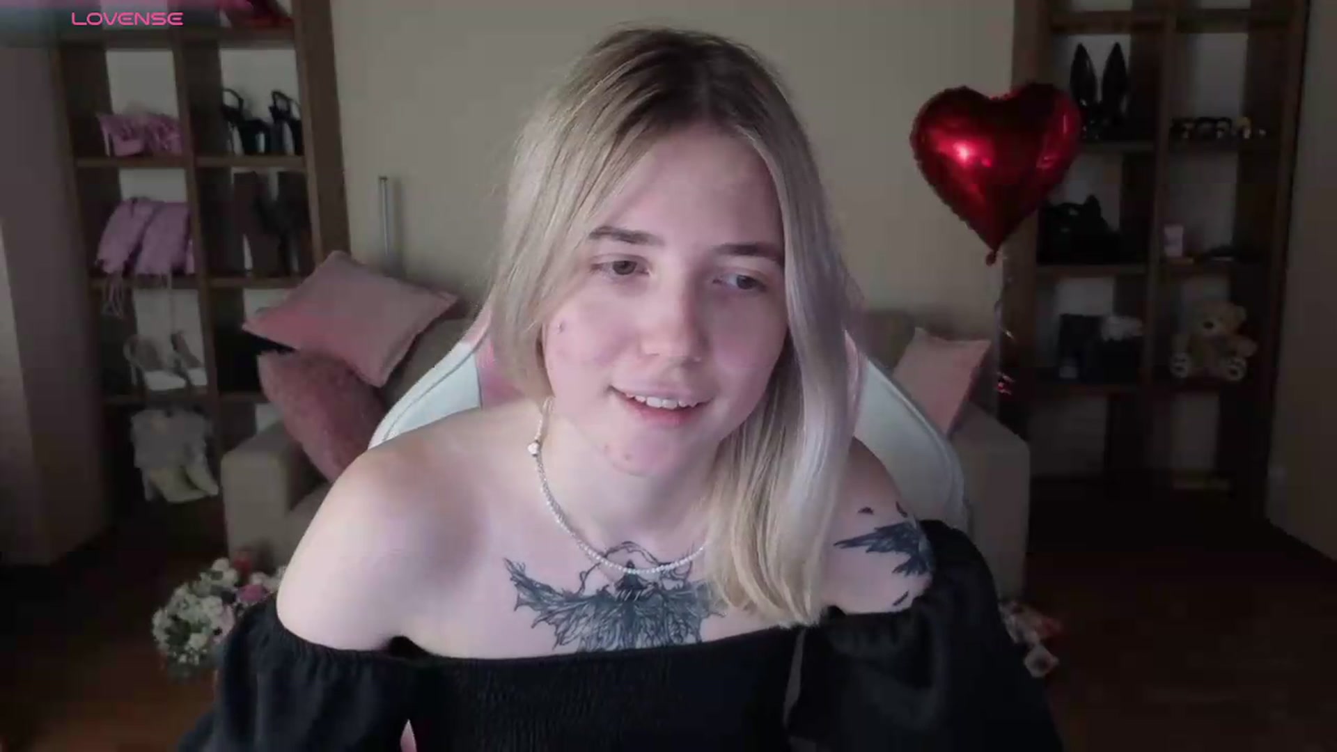 Gallery image thumbnail from Serphelia's myfreecams stream on, 06/12/2026, 17:01 image 16 of 20