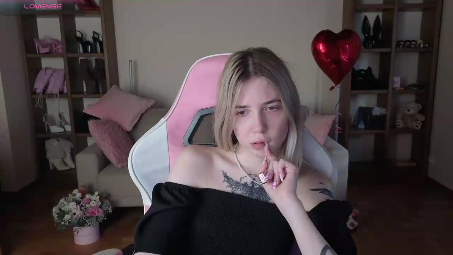 Gallery image thumbnail from Serphelia's myfreecams stream on, 06/12/2026, 17:01 image 11 of 20