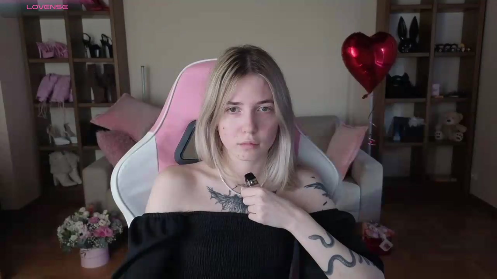 Gallery image thumbnail from Serphelia's myfreecams stream on, 06/12/2026, 17:01 image 10 of 20