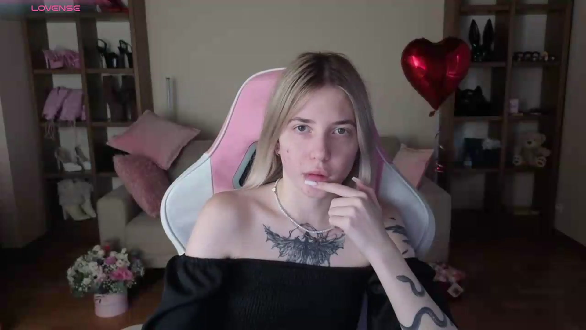 Gallery image thumbnail from Serphelia's myfreecams stream on, 06/12/2026, 17:01 image 14 of 20