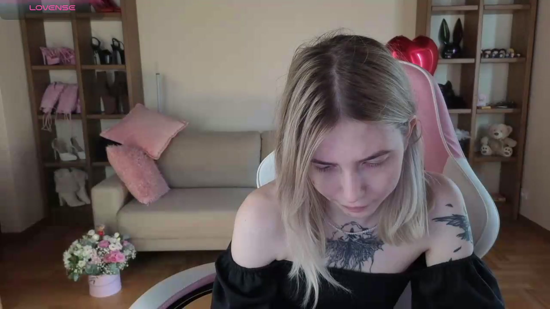 Gallery image thumbnail from Serphelia's myfreecams stream on, 06/12/2026, 17:01 image 4 of 20