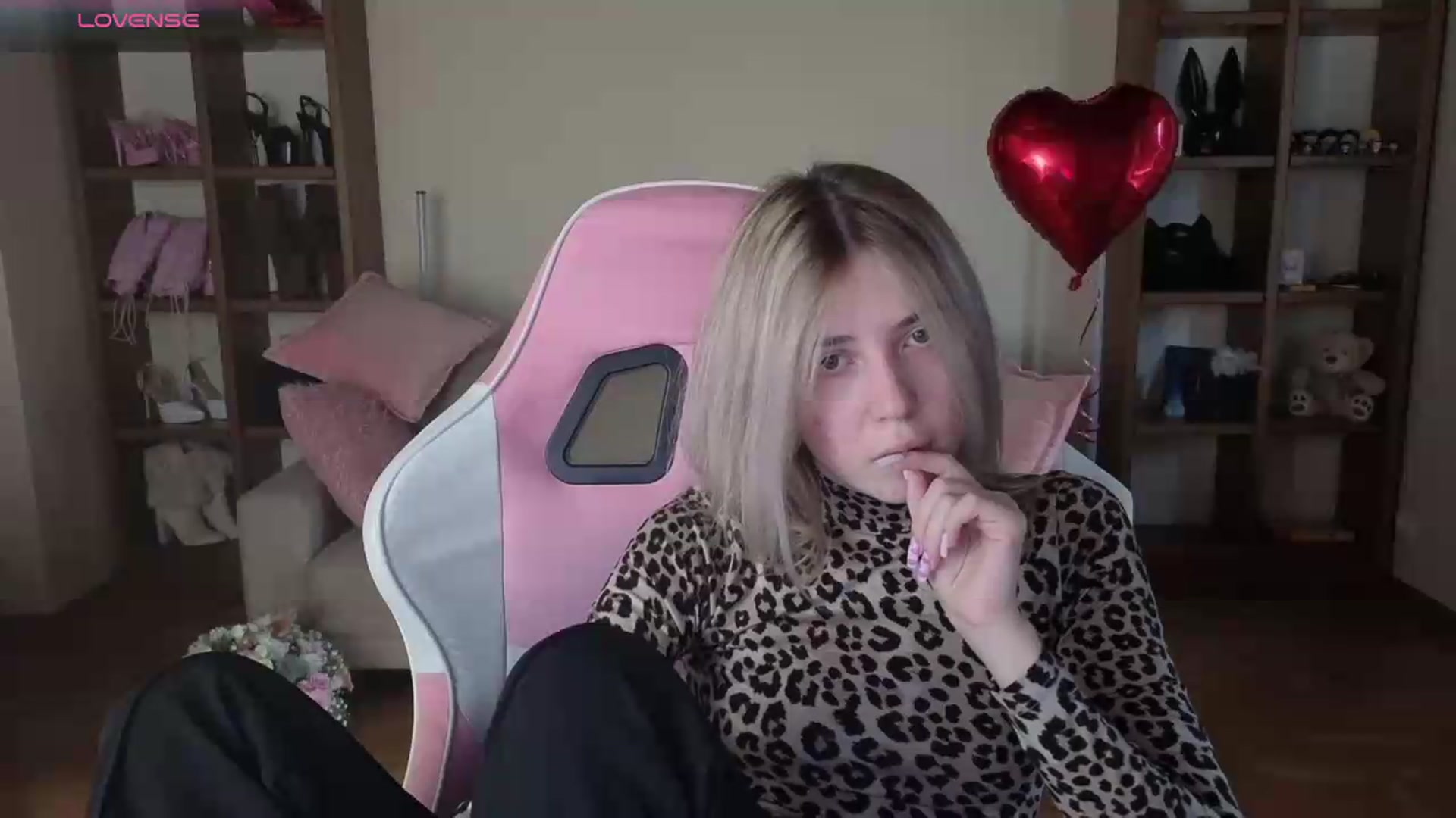 Gallery image thumbnail from Serphelia's myfreecams stream on, 06/13/2026, 16:17 image 17 of 20