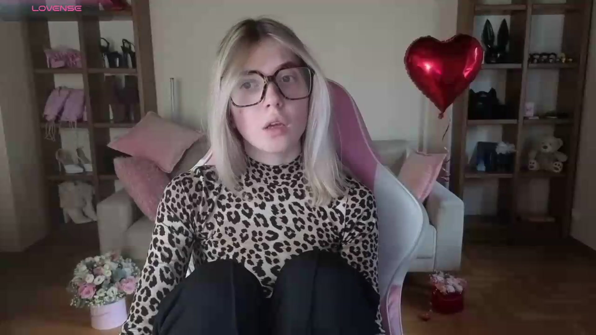 Gallery image thumbnail from Serphelia's myfreecams stream on, 06/13/2026, 16:17 image 16 of 20