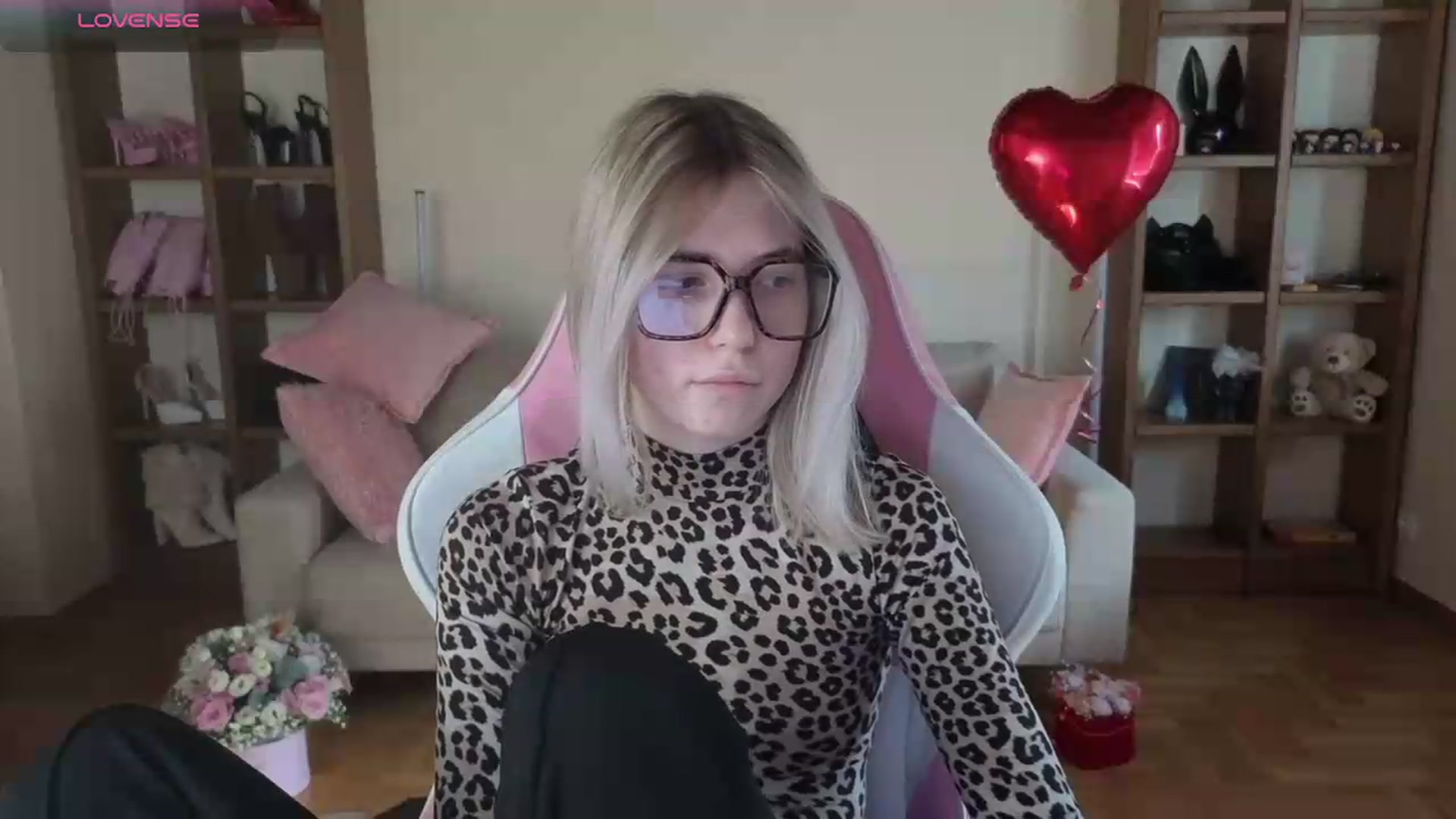 Gallery image thumbnail from Serphelia's myfreecams stream on, 06/13/2026, 16:17 image 14 of 20