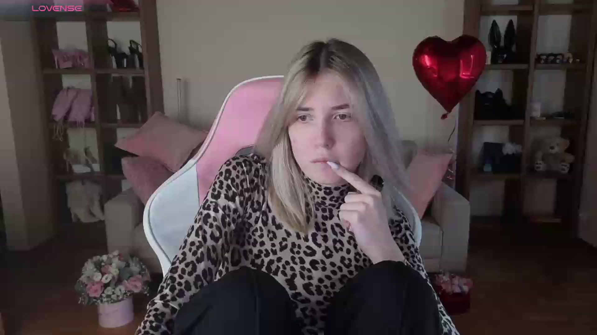 Gallery image thumbnail from Serphelia's myfreecams stream on, 06/13/2026, 16:17 image 3 of 20