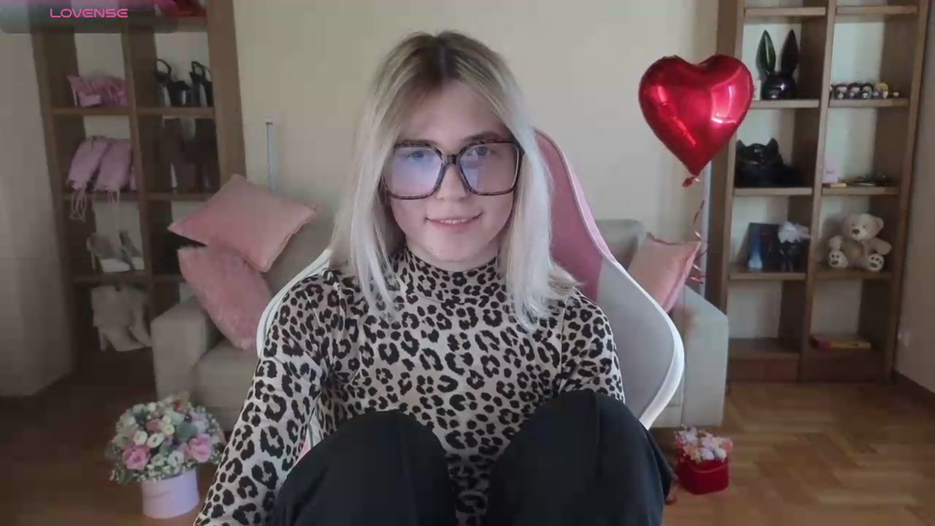 Gallery image thumbnail from Serphelia's myfreecams stream on, 06/13/2026, 16:17 image 10 of 20