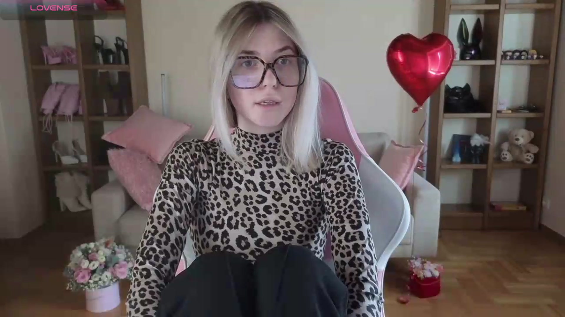 Gallery image thumbnail from Serphelia's myfreecams stream on, 06/13/2026, 16:17 image 7 of 20