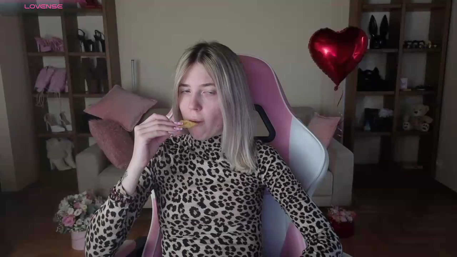 Gallery image thumbnail from Serphelia's myfreecams stream on, 06/13/2026, 17:03 image 10 of 20