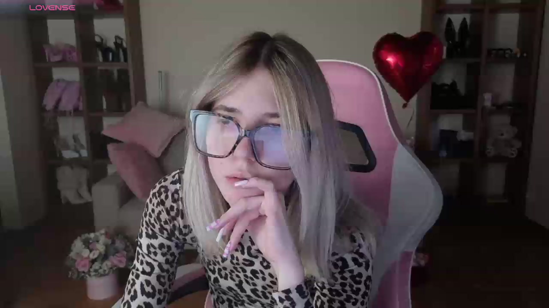Gallery image thumbnail from Serphelia's myfreecams stream on, 06/13/2026, 17:03 image 1 of 20